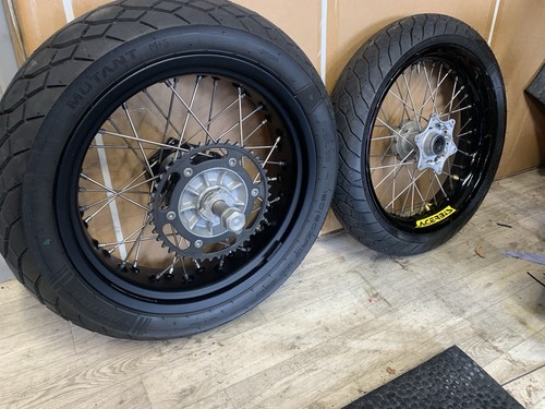 Ktm 690 husquvana 701 - husquvana, gasgas